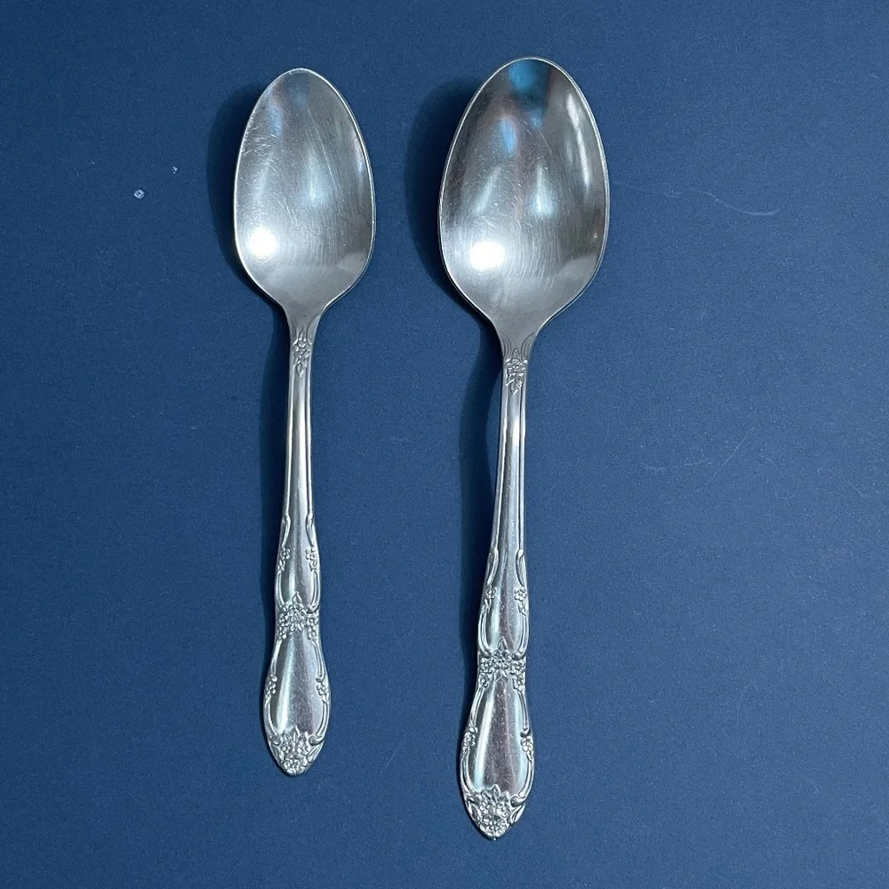 Oneida Wm Rogers Flatware Fenway Pattern 1 Teaspoon 1 Soup Spoon Made in USA